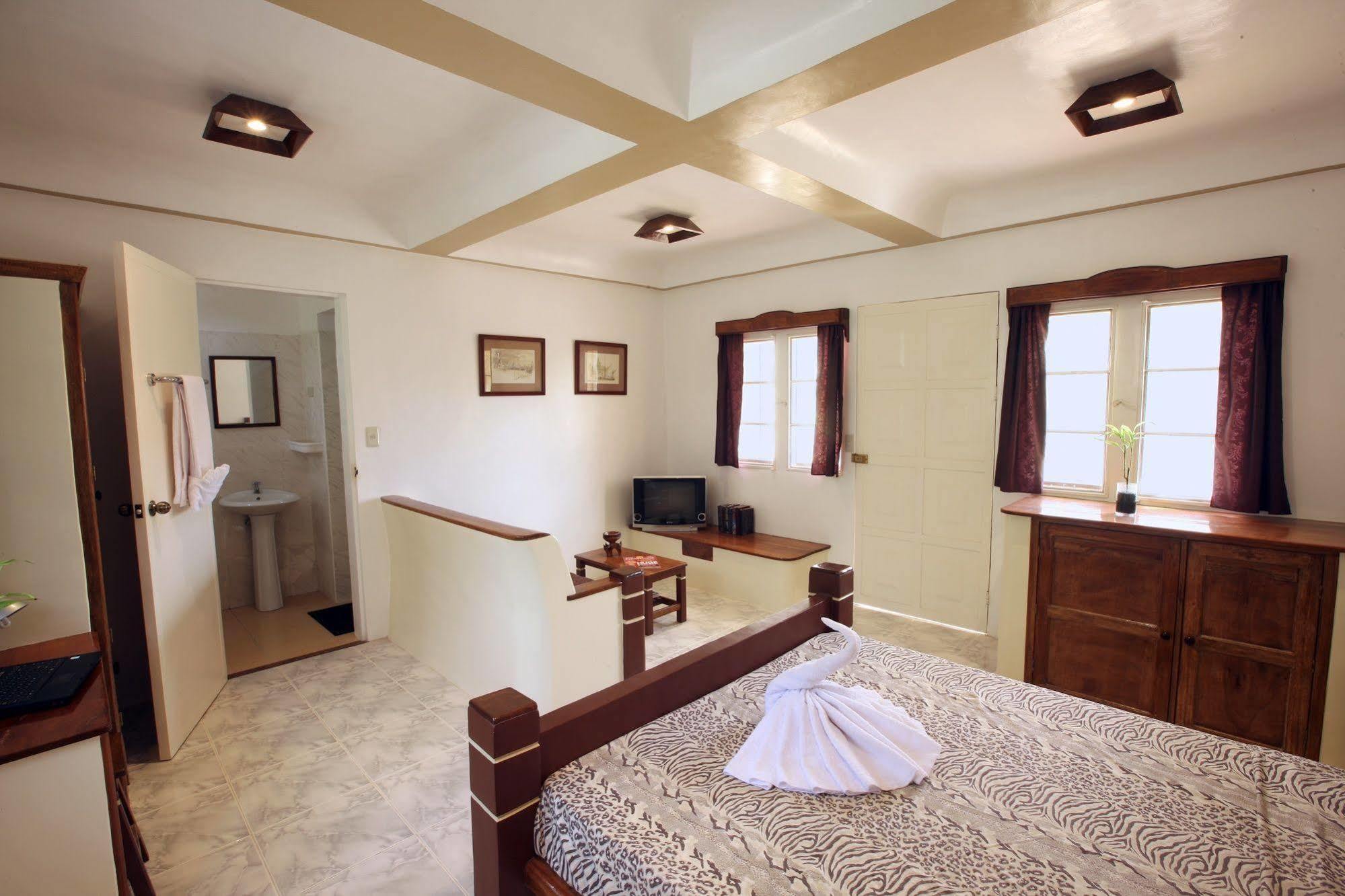 Guindulman Bay Tourist Inn מראה חיצוני תמונה